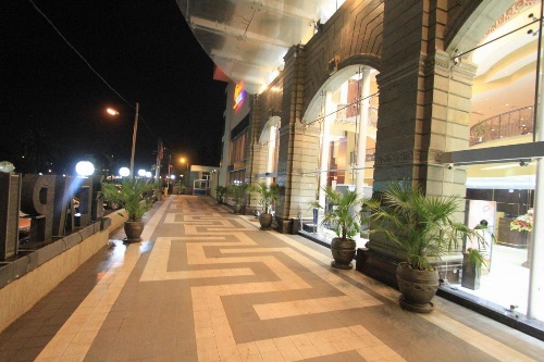 Capital Hotel and Spa image 3